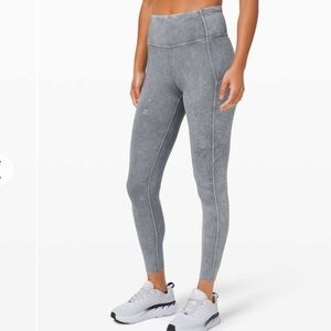 Lululemon Fast & Free high rise legging sz 4. Light blue/gray ice dye 25” inseam